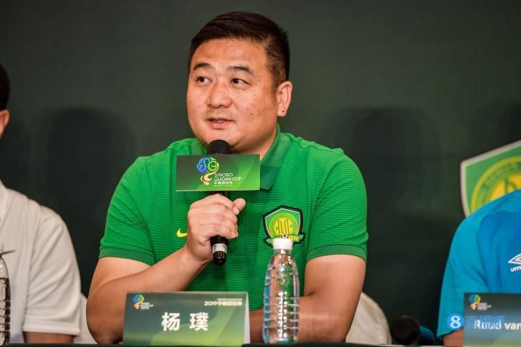 卡洛（斯蒂芬努·阿科西 Stefano Accorsi 饰）、保罗（克劳迪奥·桑塔玛利亚 Claudio Santamaria 饰）、阿迪亚诺（乔治欧·帕索蒂 Giorgio Pasotti 饰）、洛伦佐（皮里莫·雷吉安尼 Primo Reggiani 饰）、利维亚（萨宾娜·伊姆帕西亚托 Sabrina Impacciatore 饰）等8名老友现在都已步进中年，糊口和豪情均产生了天翻地覆的转变。 卡洛曾变节了本身的女友茱莉亚（维多里娅·普契尼 Vittoria Puccini 饰），乃至掉臂她那时腹中怀上的本身的骨血。但是，跟着时候的推移，卡洛和茱莉亚都发现他们的心里里没法忘记彼此的存在，破镜可否重圆呢？何处厢，一样误进邪路的保罗荡子回头，立誓要不吝一切价格，让前妻维罗妮卡（达妮埃拉·皮亚扎 Daniela Piazza 饰）从头回到本身的身边。